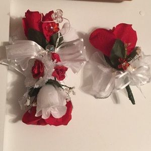Corsage and Boutonniere Set